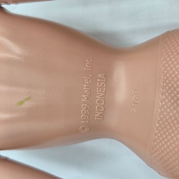 Bratz Doll Welcome To Fabulous Cloe Head & Vintage Barbie Body Parts - Picture 4 of 8